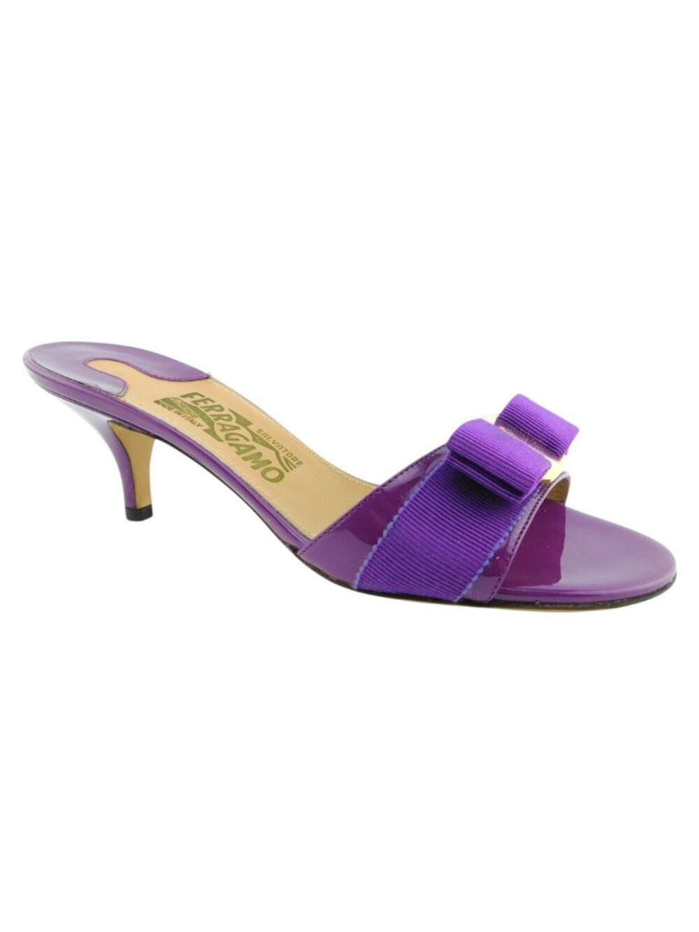 Unworn FERRAGAMO Purple Vara Logo Bow Patent Leather Slide Heels Sandals 5.5